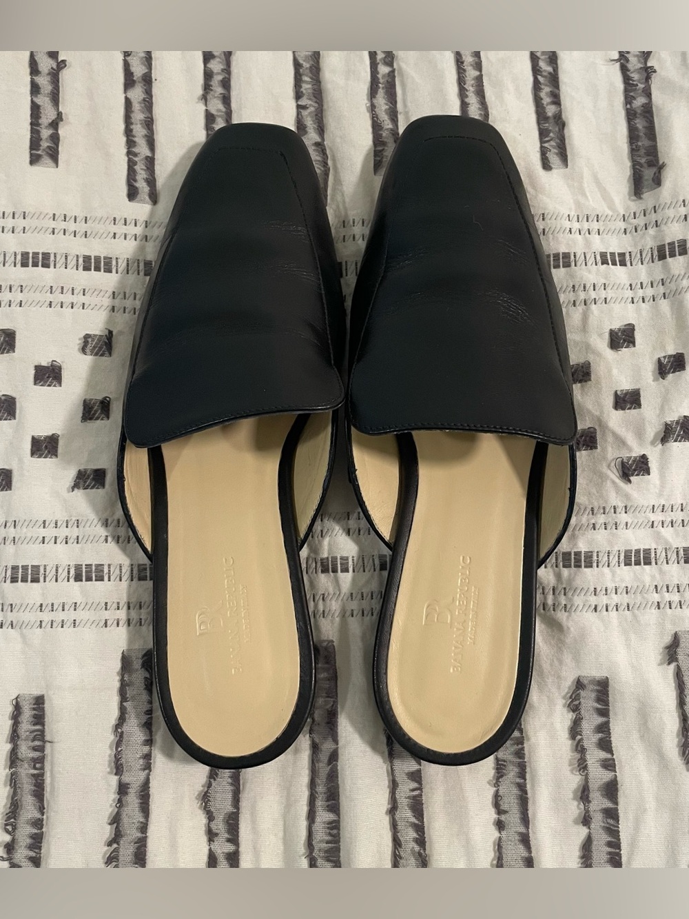 Banana Republic Premium Italian Leather Square Toe Mules - Size 7